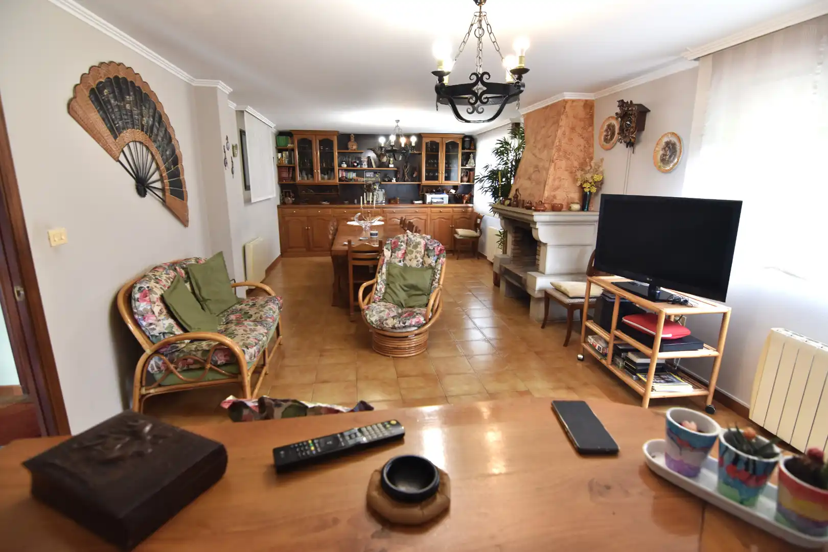 Sala de estar de Casa o chalet en venta en Oleiros con Calefacción, Jardín privado y Parquet
