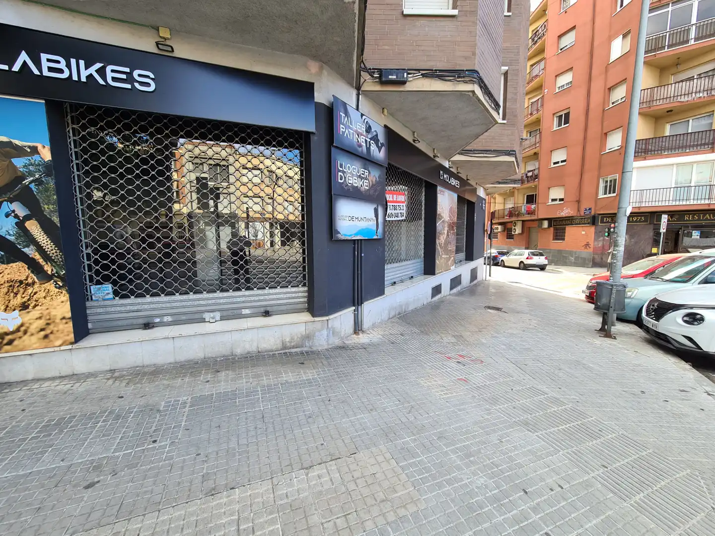Vista exterior de Local de lloguer en Terrassa amb Aire condicionat i Calefacció
