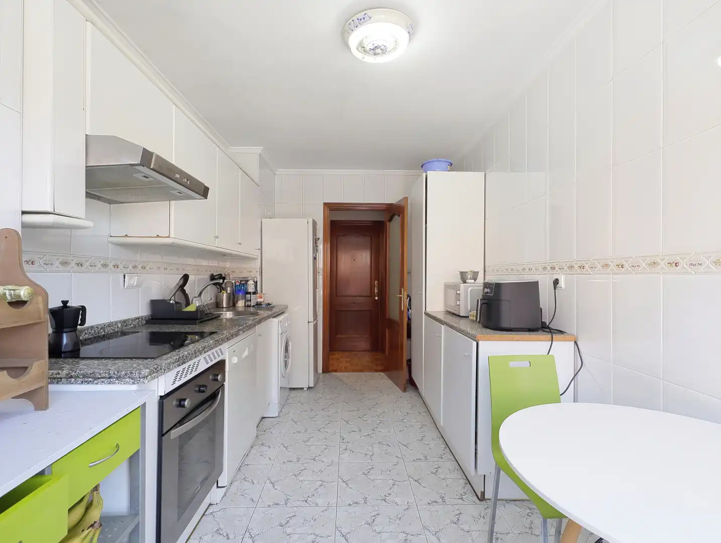 Cocina de Piso en venta en Oviedo  con Calefacción y Trastero