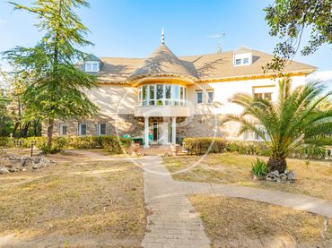 Casa amb balcó en venda a Molino de la Hoz