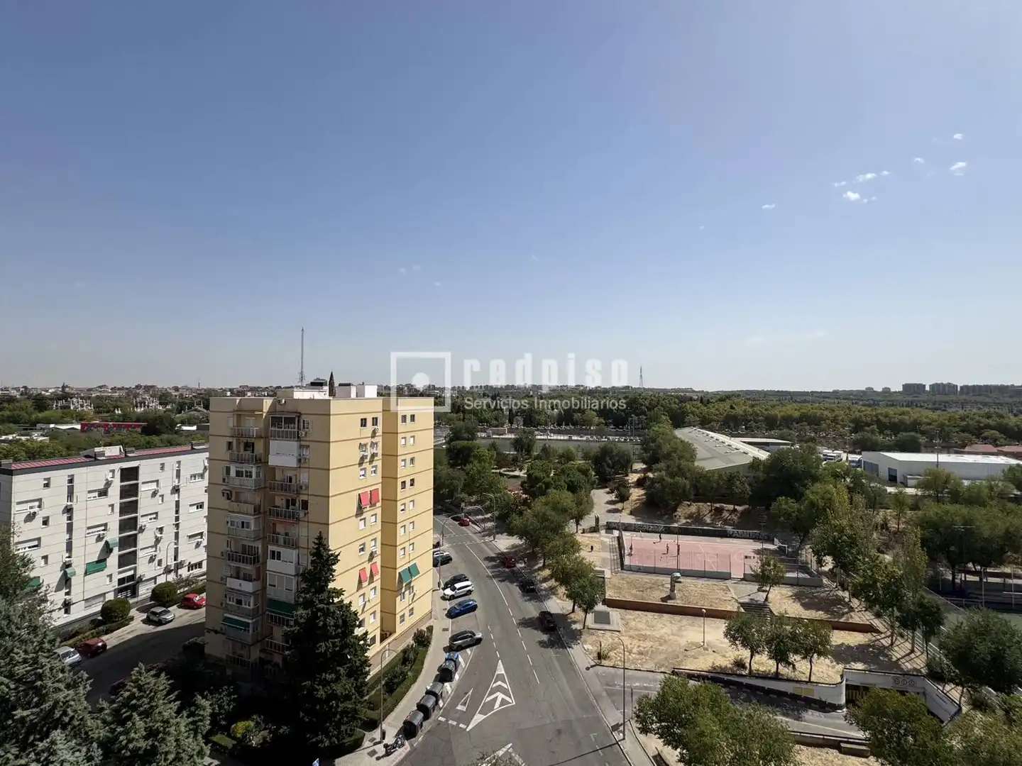 Vista exterior de Piso en venta en Madrid con Terraza