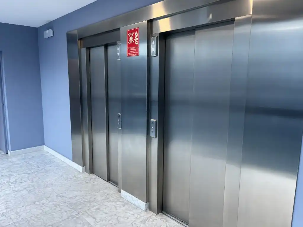 Oficina amb ascensor de lloguer a Calle Frederic Mompou, imagen 8