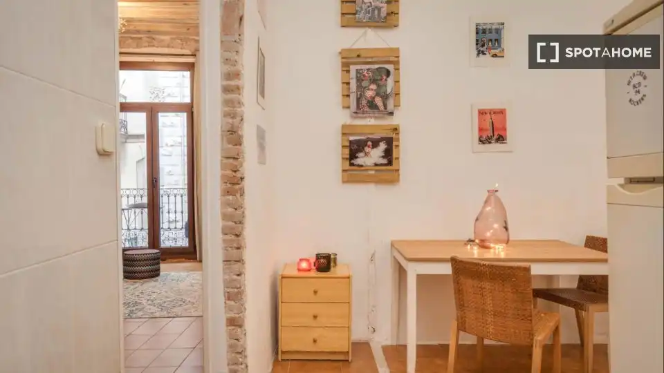 Flat with terrace to rent in Ciutat Vella, imagen 9