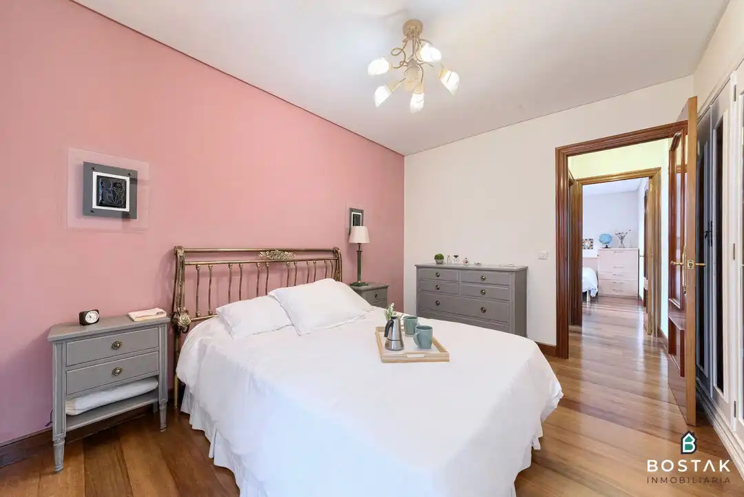 Habitación de Piso en venta en Bilbao  con Calefacción, Trastero y Amueblado