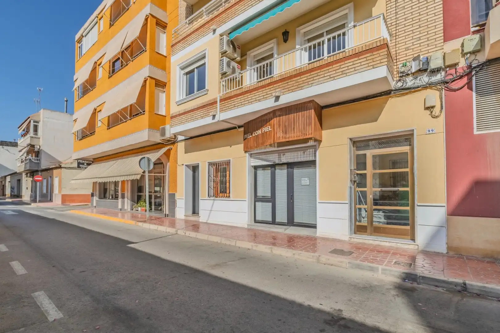 Vista exterior de Dúplex en venda en Guardamar del Segura amb Aire condicionat, Calefacció i Moblat