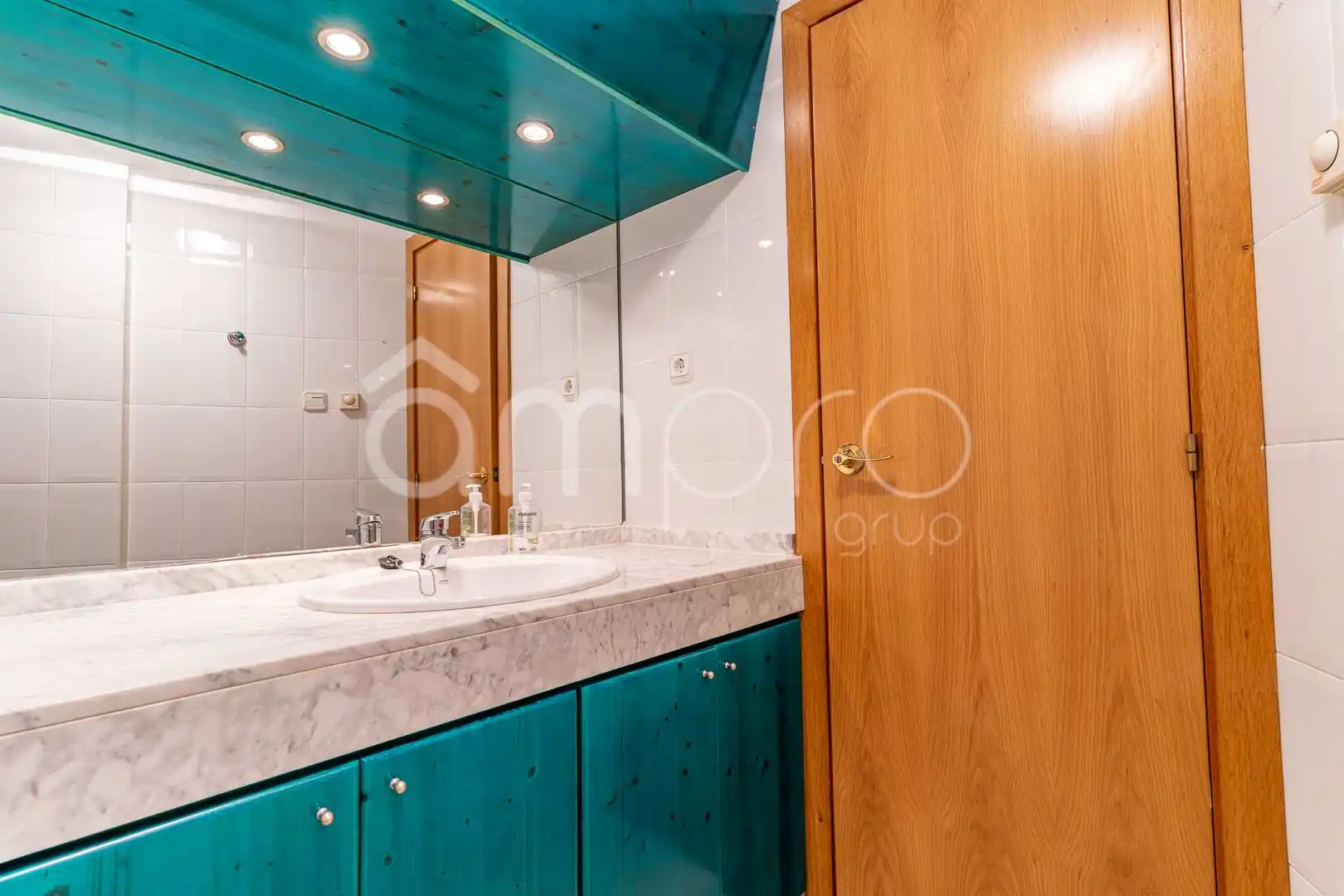 Badezimmer von Wohnung zum Verkauf in Torredembarra mit Klimaanlage, Terrasse und Schwimmbad