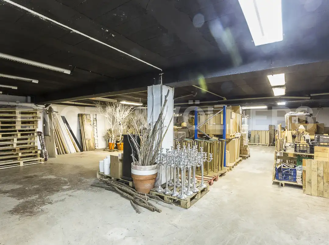 Nau industrial de lloguer en Sant Feliu de Llobregat