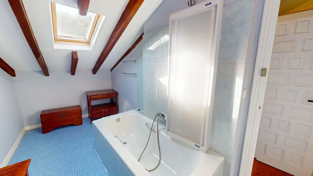 Baño de Dúplex en venta en Santillana del Mar