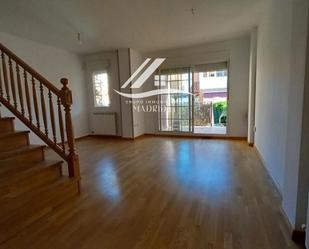 Sala d'estar de Casa adosada en venda en Calatayud amb Traster