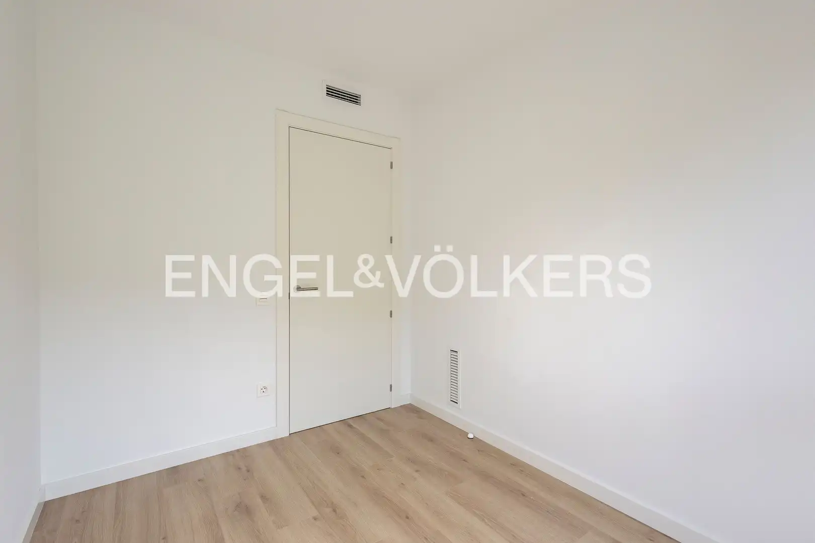 Wohnung zur Miete in Esplugues de Llobregat mit Klimaanlage, Heizung und Parkett