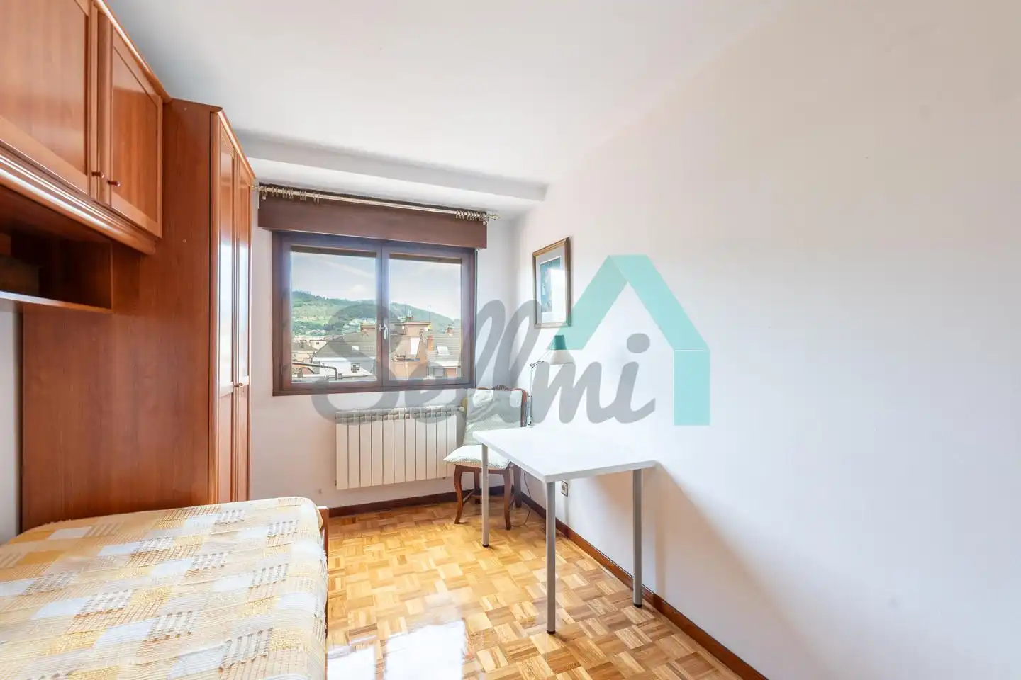 Habitación de Piso de alquiler en Oviedo  con Calefacción, Parquet y Amueblado