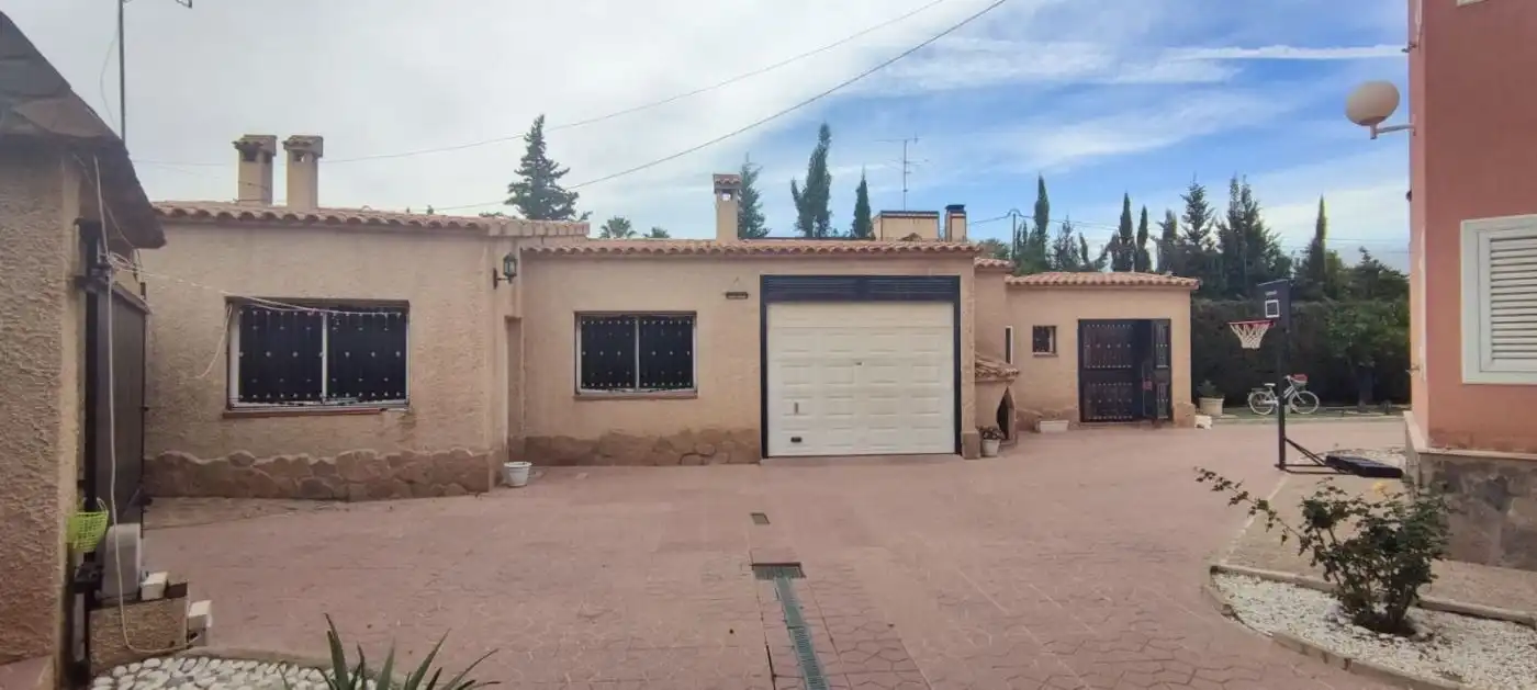 Vista exterior de Casa o chalet en venta en Elche / Elx con Jardín privado, Terraza y Trastero