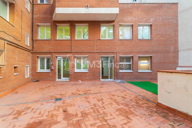 Local comercial en Alquiler en Carrer de Dalmàcia en Sarrià
