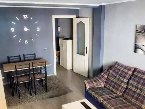 Wohnung zur Miete in Antonio Rengel 15