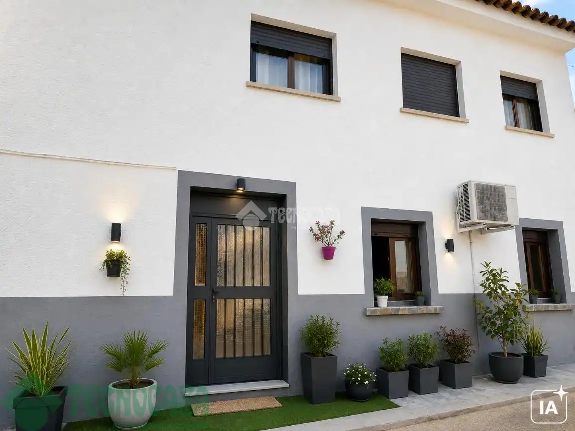 House with garden for sale in La Puebla de Montalbán