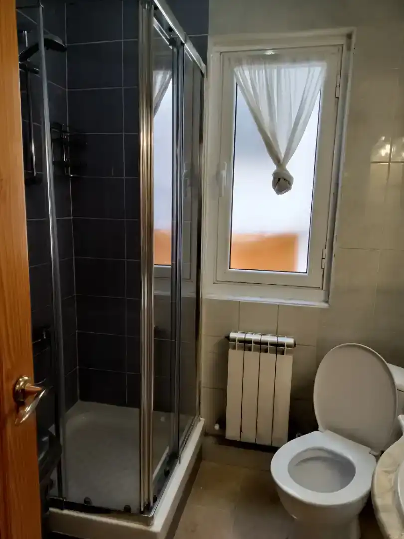 Bany de Pis en venda en San Claudio - La Chantría