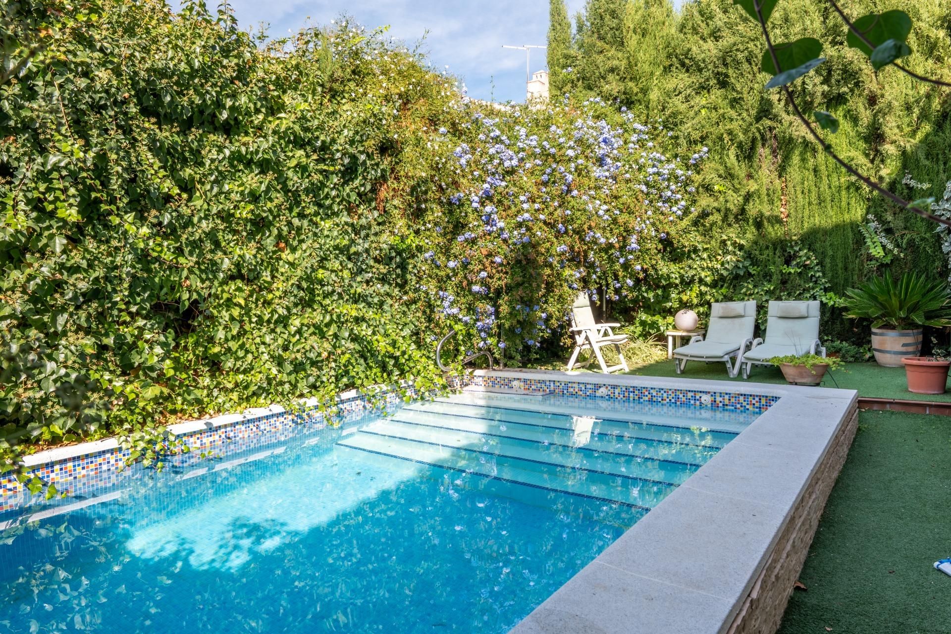 Swimming pool of Single-family semi-detached for sale in Huétor Vega  with Air Conditioner, Heating and Private garden