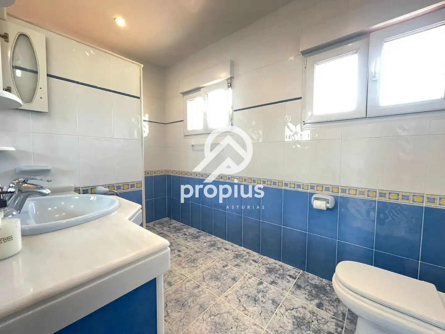 Bathroom of Houses for sale in Llanes  with Heating, Private garden and Terrace