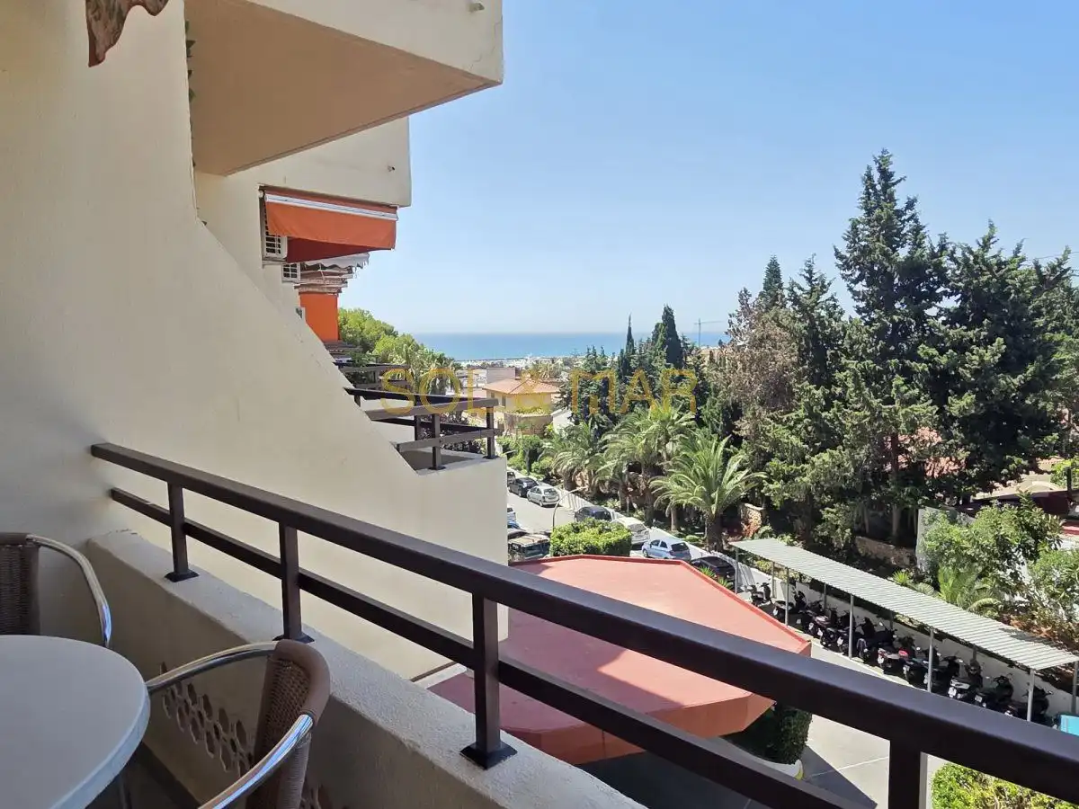 Außenansicht von Wohnung zum Verkauf in Torremolinos mit Klimaanlage, Heizung und Terrasse