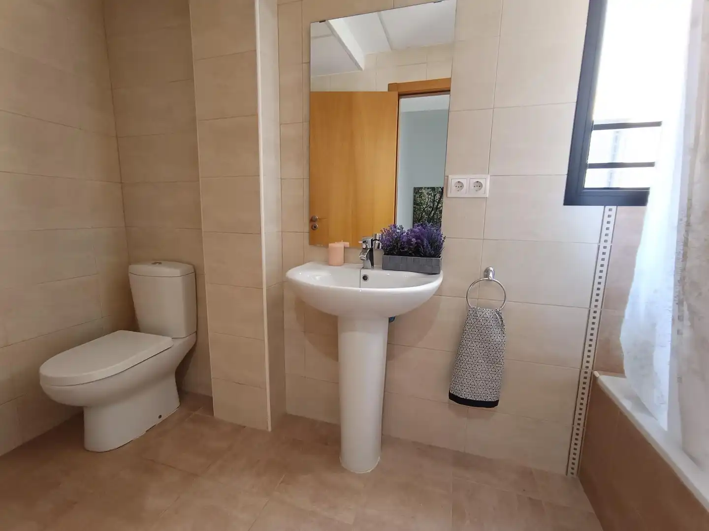Baño de Casa adosada en venta en Molina de Segura con Aire acondicionado, Calefacción y Jardín privado