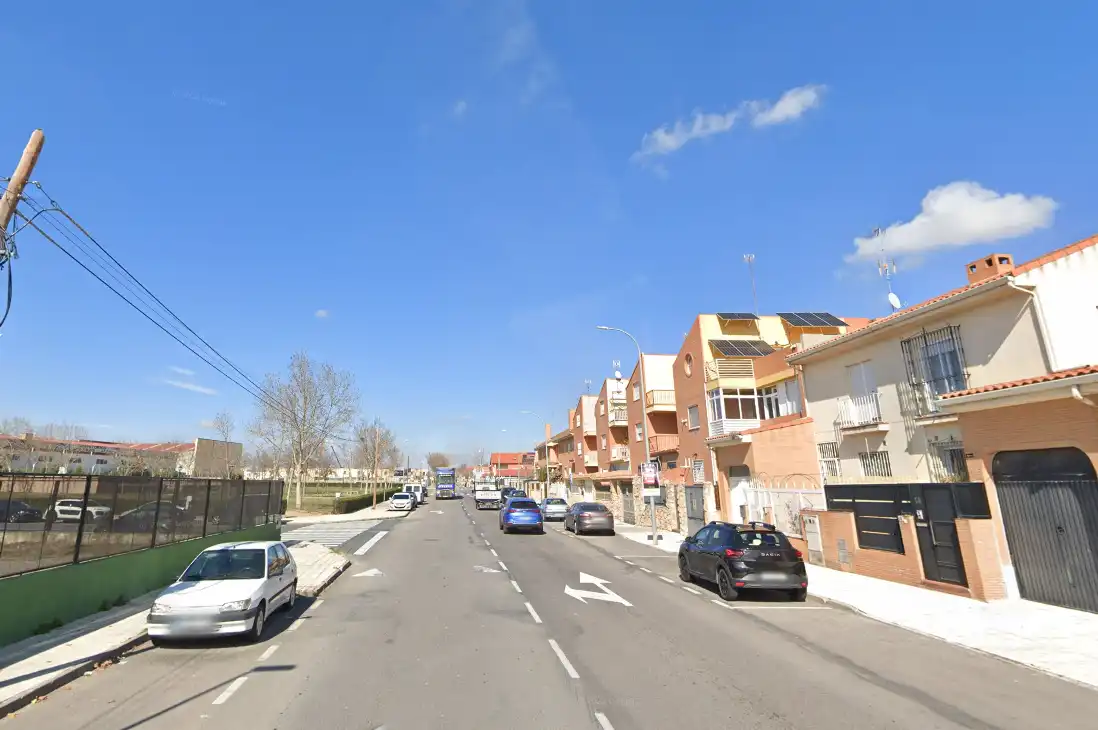 Vista exterior de Casa adosada en venta en Seseña con Terraza, Trastero y Piscina