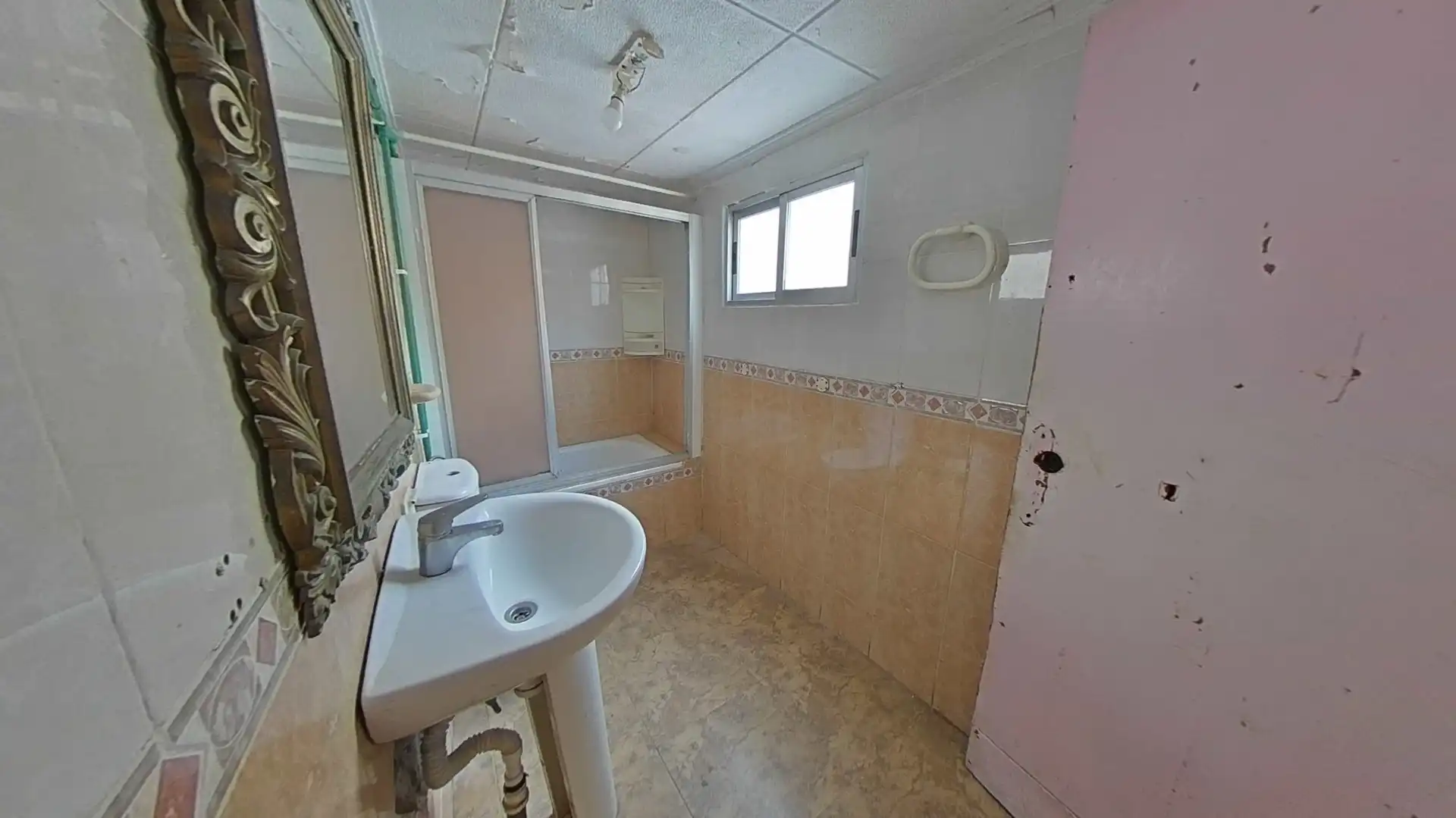 Baño de Piso en venta en La Unión con Balcón