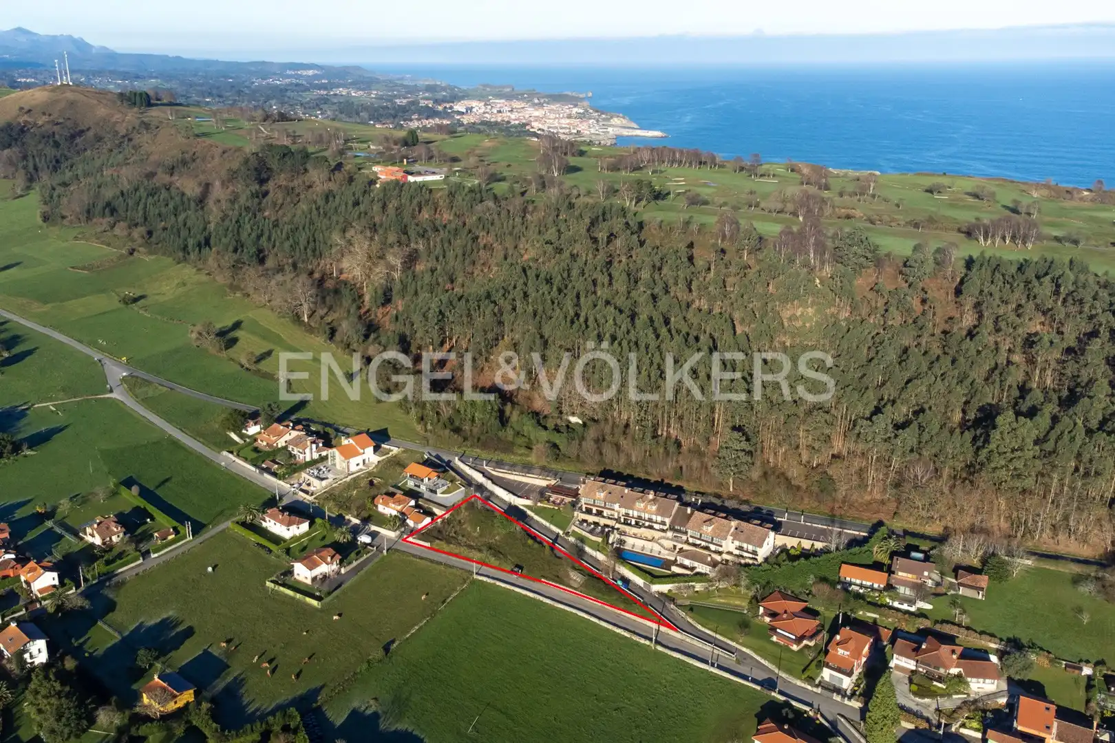 Residencial en venda a Cué - San Roque - Andrín
