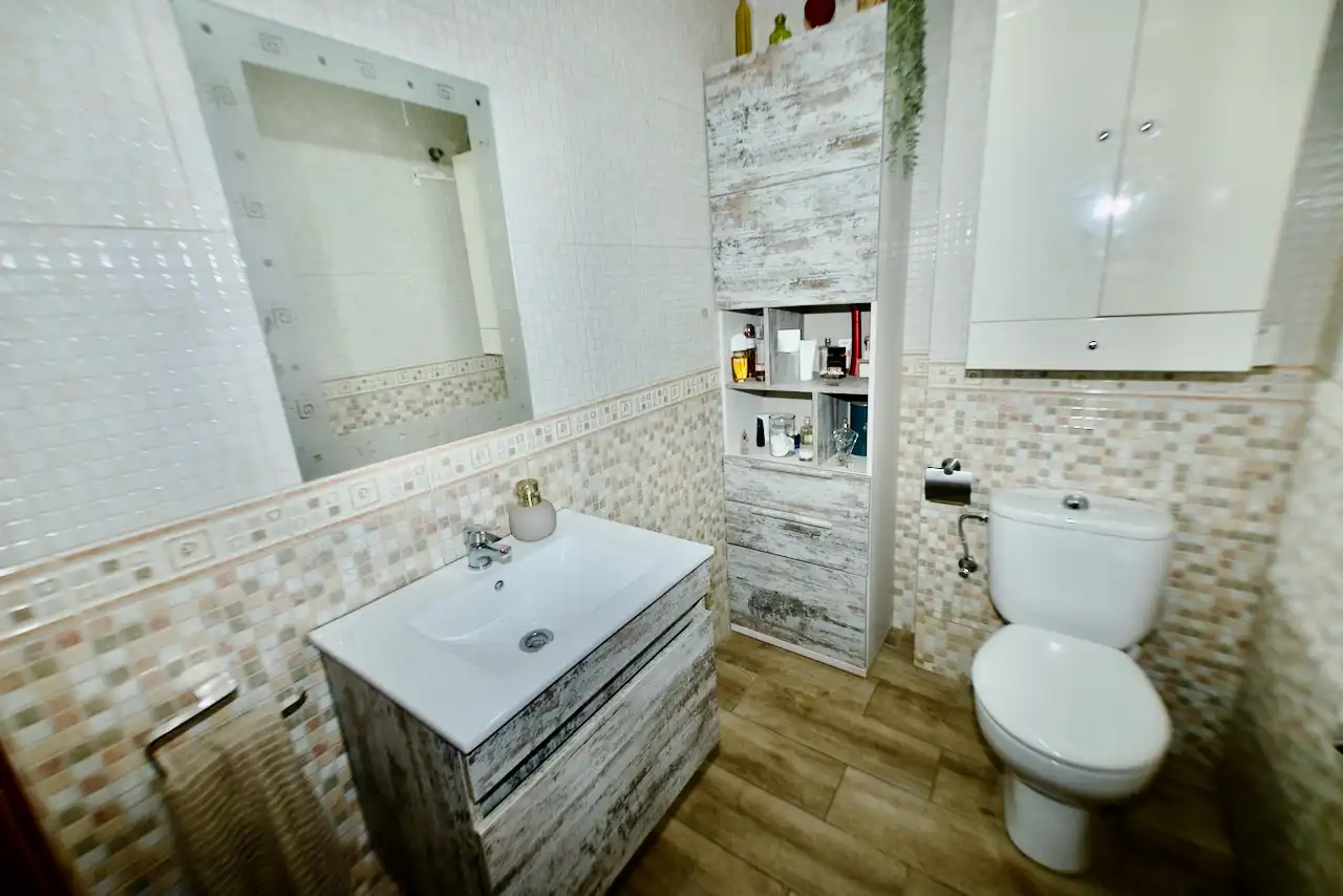 Baño de Planta baja en venta en Terrassa con Aire acondicionado, Calefacción y Parquet