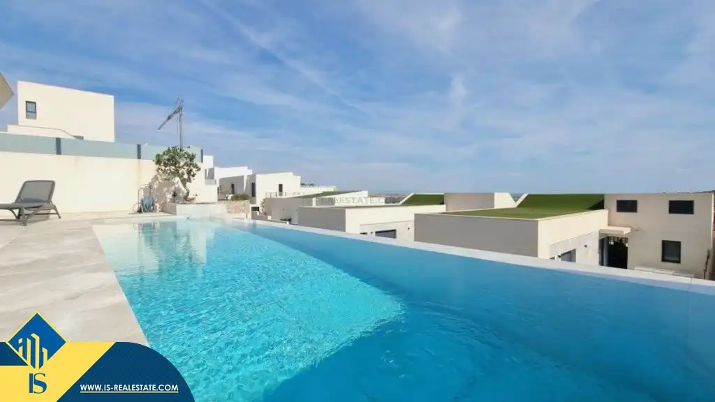 Villa con piscina in vendita a Centro