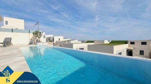 Villa con piscina privada, en la provincia de Alicante, en Rojales, en la localidad de Ciudad Quesada. 4 habitaciones | 120 m² | A