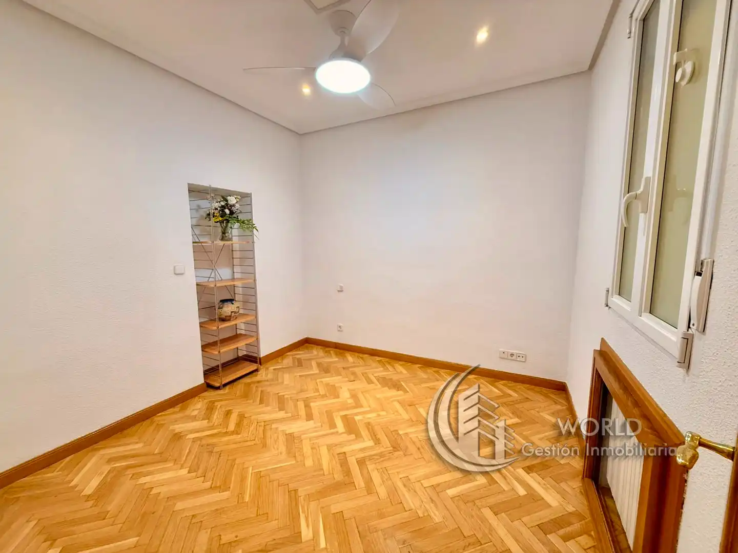 Flat for sale in Madrid  with Air Conditioner and Heating