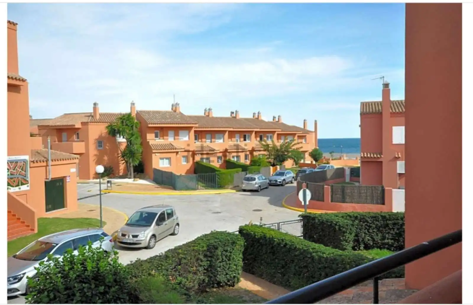 Vista exterior de Apartament per a compartir en Manilva amb Aire condicionat, Terrassa i Moblat