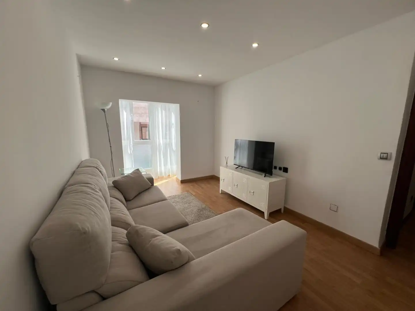 Flat for rent in Conde del Real Agrado, Barrio del Centro
