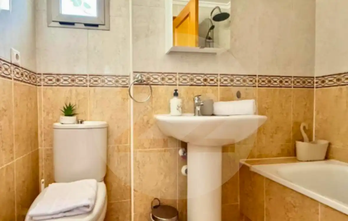 Baño de Apartamento de alquiler en Villajoyosa / La Vila Joiosa con Aire acondicionado, Terraza y Piscina