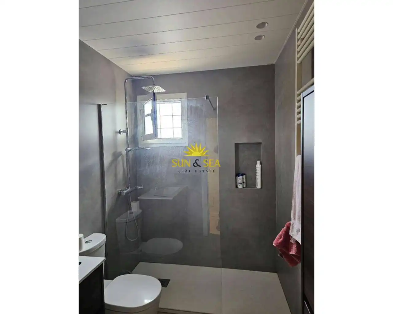 Bany de Apartament de lloguer en Molina de Segura amb Aire condicionat, Calefacció i Terrassa