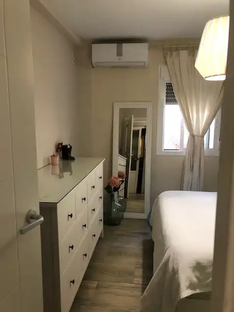 Habitación de Piso de alquiler en Bormujos con Aire acondicionado, Jardín privado y Trastero