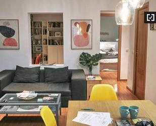 Living room of Flat to rent in  Madrid Capital  with Air Conditioner, Heating and Balcony