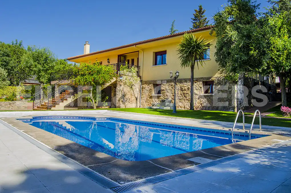 Swimming pool of Houses for sale in El Escorial  with Heating, Private garden and Terrace