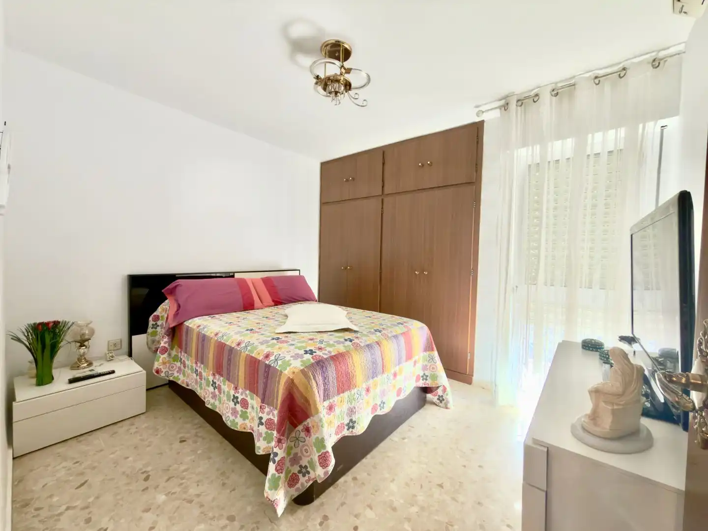 Dormitori de Casa o xalet en venda en Mairena del Aljarafe amb Aire condicionat, Calefacció i Terrassa