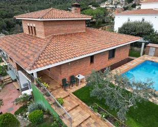 Vista exterior de Casa o xalet en venda en La Garriga amb Terrassa, Piscina i Balcó