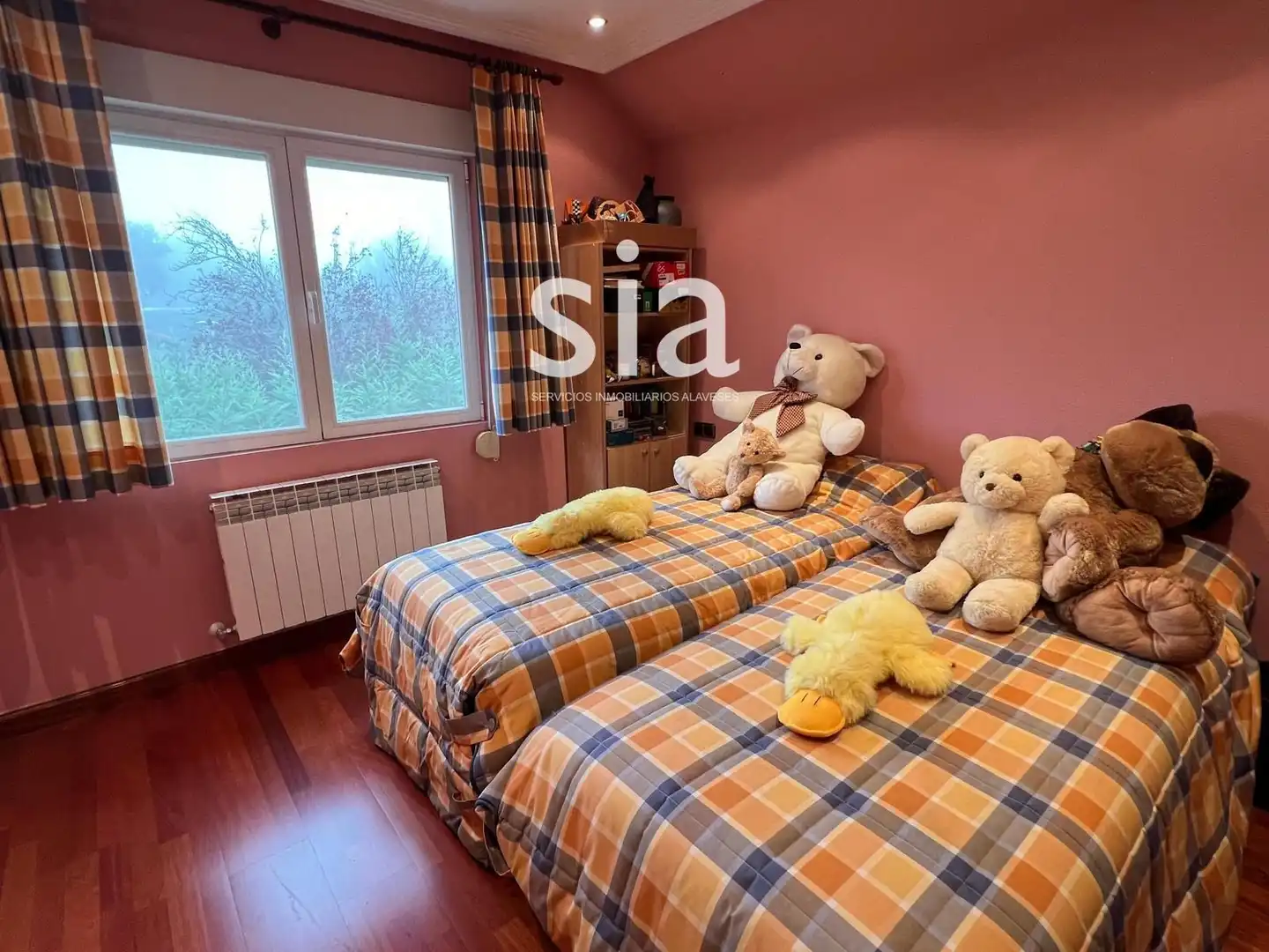 Dormitori de Casa o xalet en venda en Vitoria - Gasteiz amb Traster