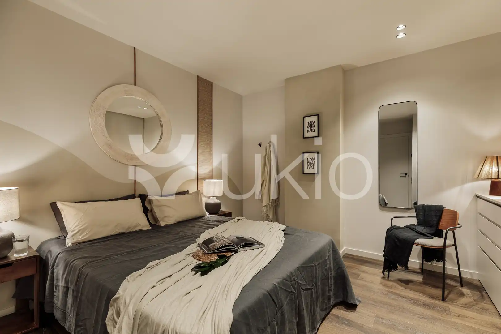 Dormitori de Apartament de lloguer en Barcelona amb Aire condicionat, Calefacció i Moblat