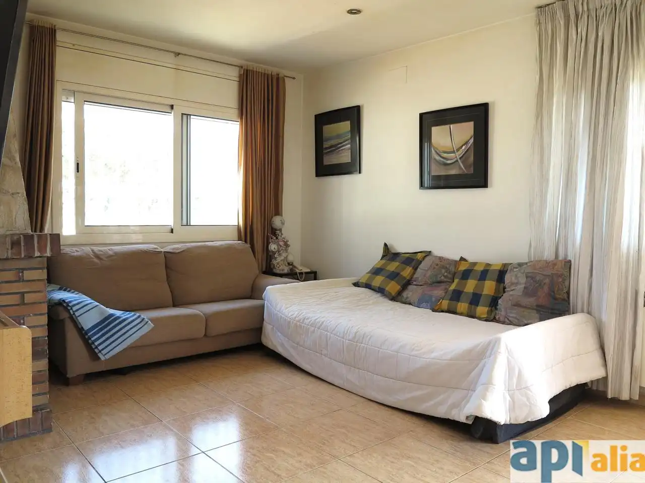 Sala d'estar de Casa o xalet en venda en Tordera amb Calefacció, Jardí privat i Terrassa