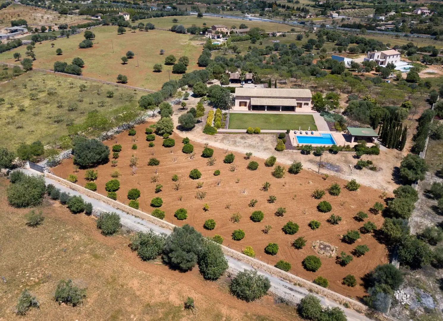Casa rústica con piscina en venta en Polígono 8, parcela 441
