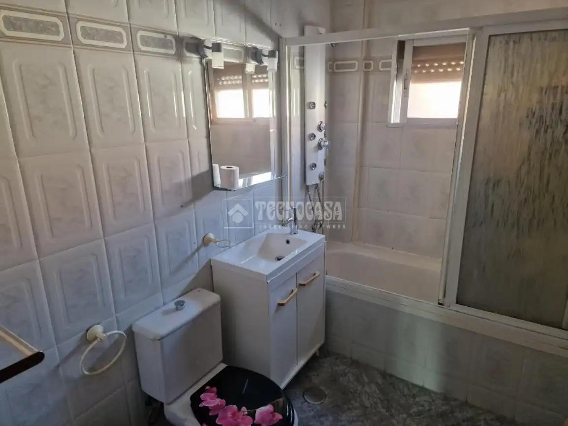 Baño de Piso en venta en Alcalá de Henares con Amueblado