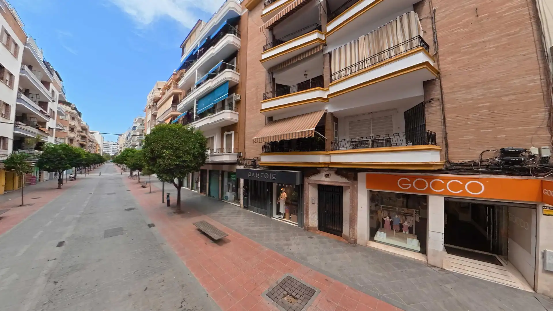 Vista exterior de Apartamento en venta en Sevilla con Alarma