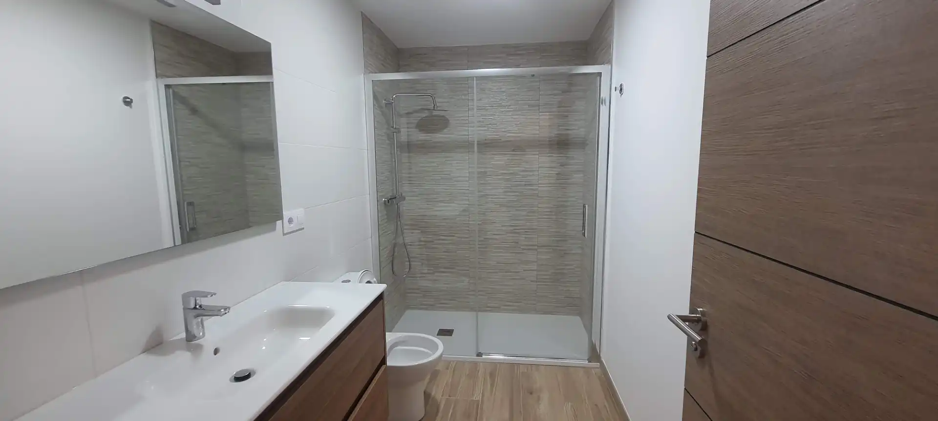 Bathroom of Flat for rent in Carballo  with Furnished, Oven and Washing machine