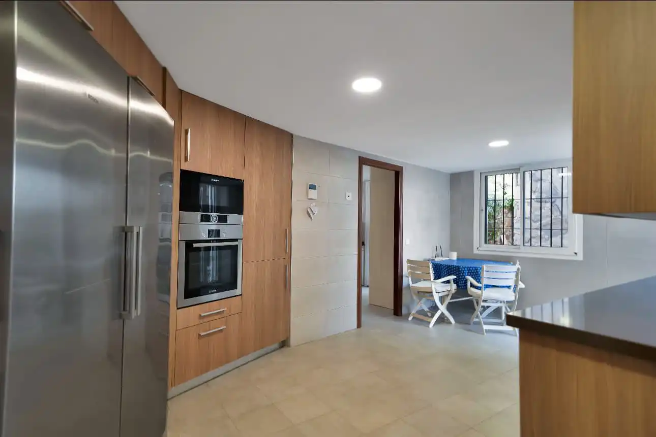 Cuina de Casa o xalet de lloguer en Marbella amb Aire condicionat, Jardí privat i Terrassa