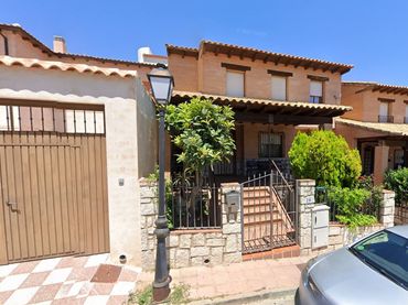 Semi-detached house for sale in C/ Orgaz