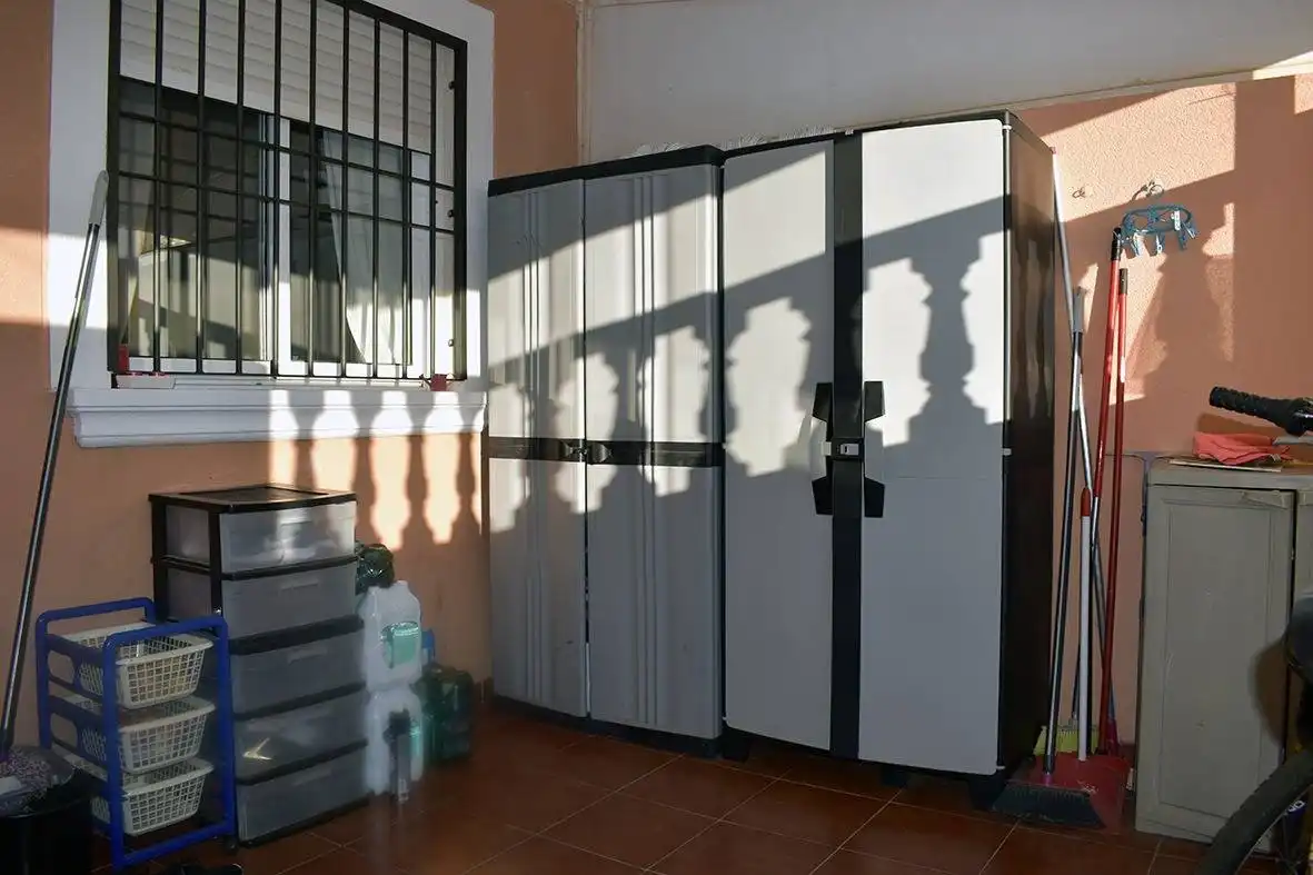 Casa aparellada amb terrassa en venda a Zona Carrefour - Urbanizaciones, imagen 18